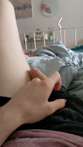 You know those lazy horny moods i just need someone to come suck me