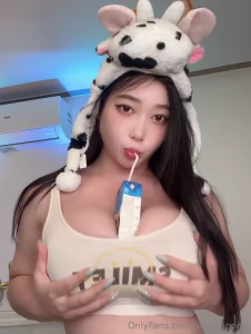 Today s subscriber video the good thing about my big boobs is that i