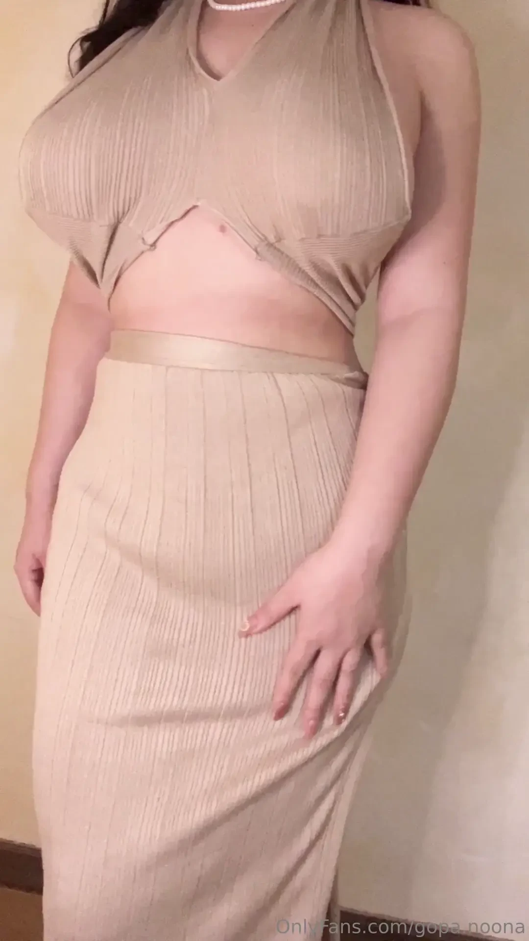 Do you want to see my juicy butt i ll send it to all subscribers 