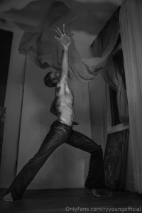 Flash dancing into the week do we like the fit of these pants happy part 1