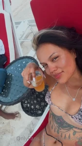 Island gyals