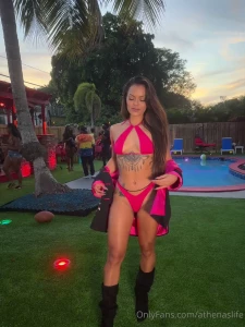 The pink really brings out my tan