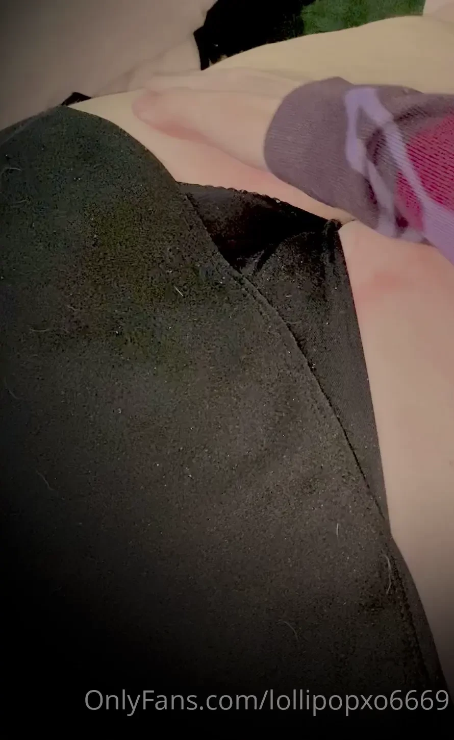 Daddy thought i was naughty so bent me over his knee to spank me 