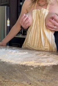 Welcome to the jerking channel today we are making a nice hot cream