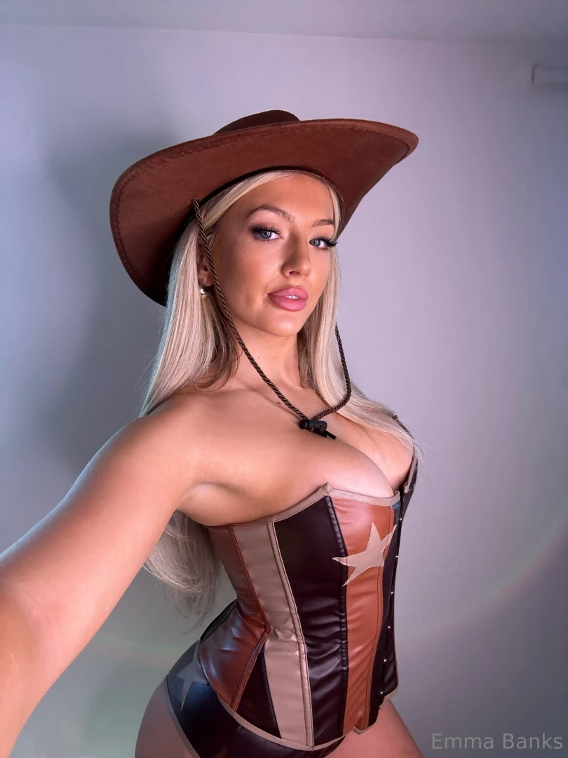 Check out all of my explicit content here emmarosebanks part 1 