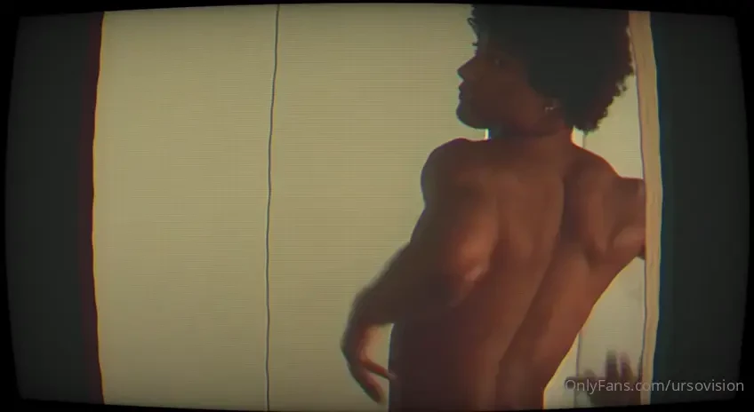 Panterino need help to put oil in his back it was a pleasure to help 
