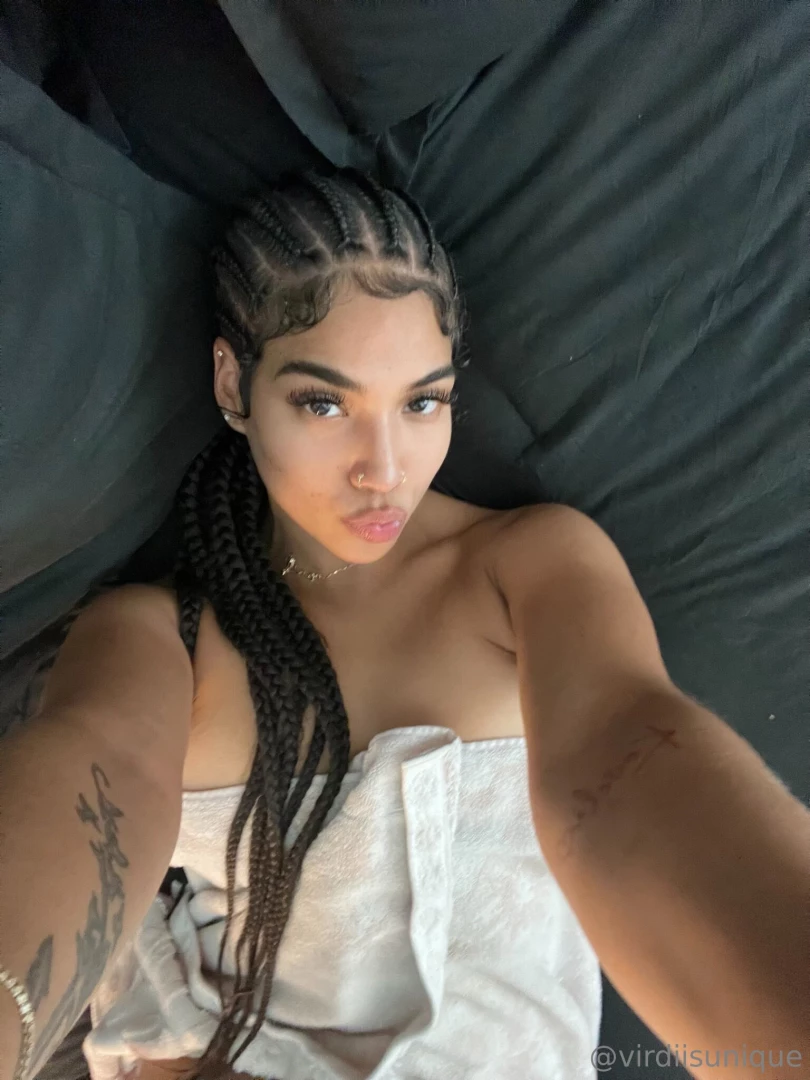 Bored asf if you want to chat for a sec 