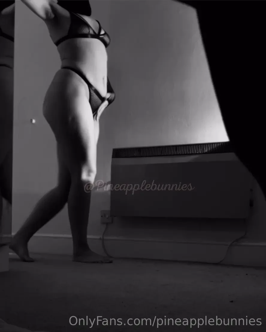 Hello to all my bunnies i officially have an instagram again it is 