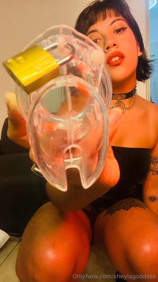 I present you my friend mistress paprika she likes to control and 