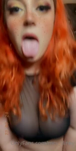 Feeling sexy and pouty so you should go look at my wishlist i m such a