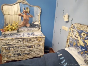 Hotel room with gorgeous antique furniture - love this style part 3