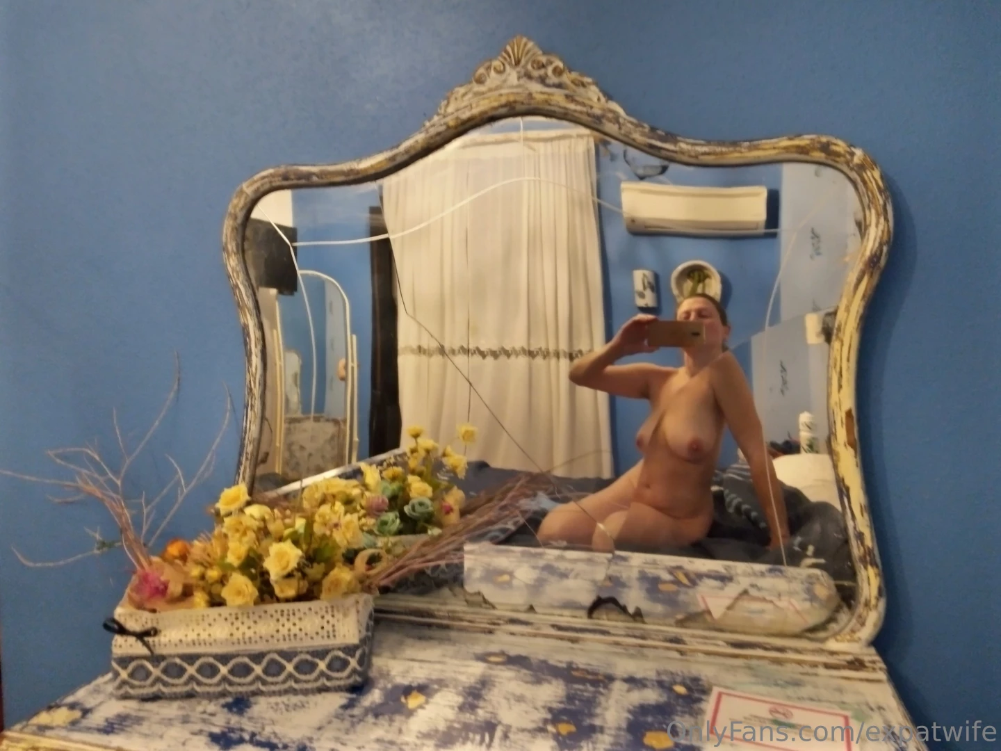 Hotel room with gorgeous antique furniture - love this style part 4 