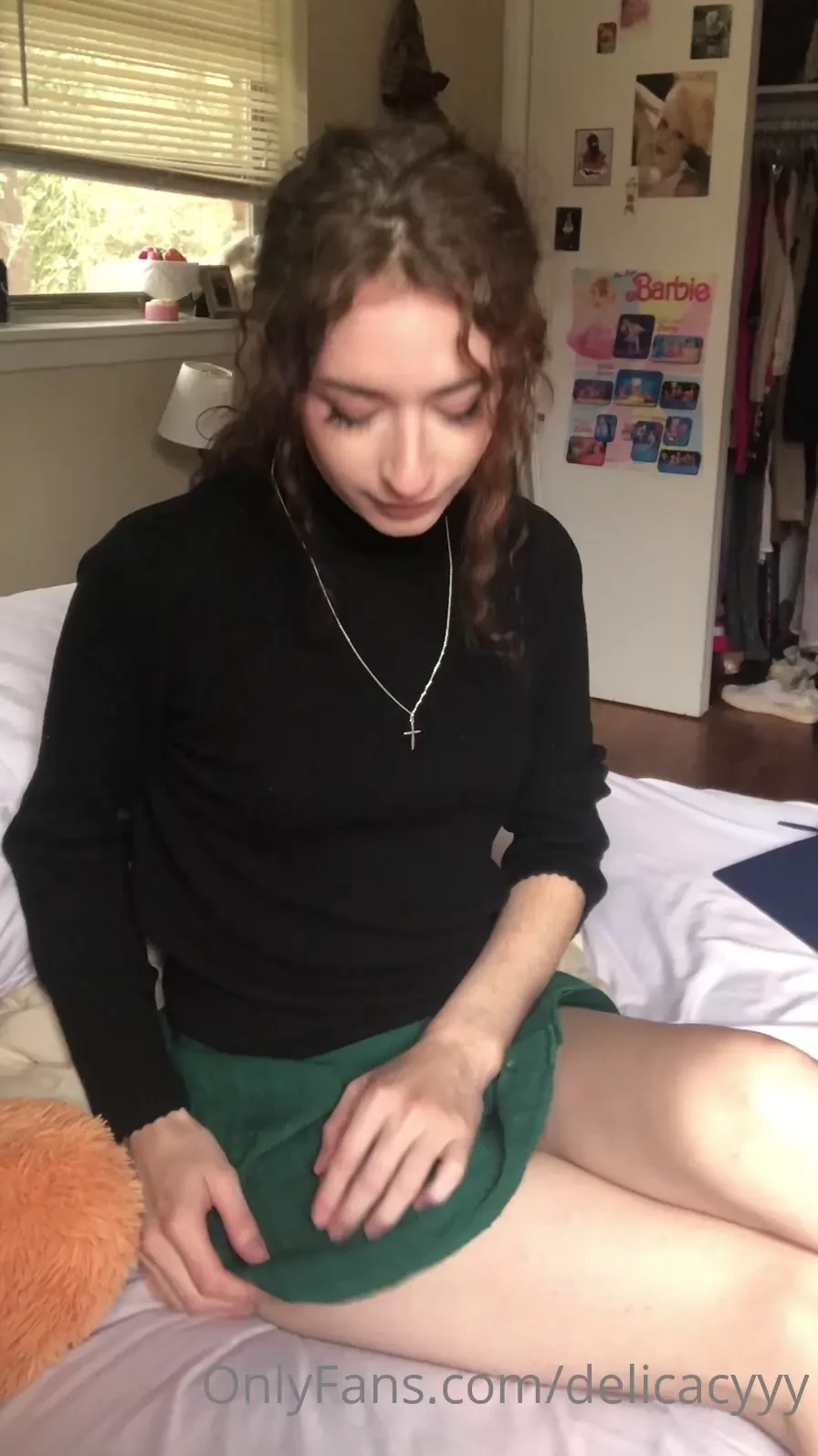 Stroking myself i like how you can hear airplanes and birds chirping 