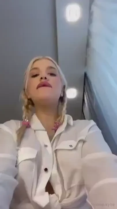 Vikki_sour vikki_sour she has absolutely everything you crave exciting part 11 