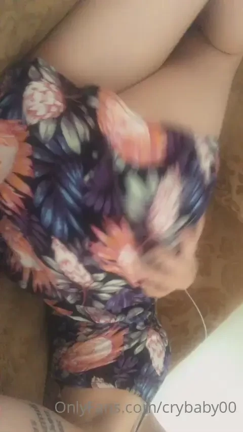I make custom content amp have vids for purchase send me a chat 