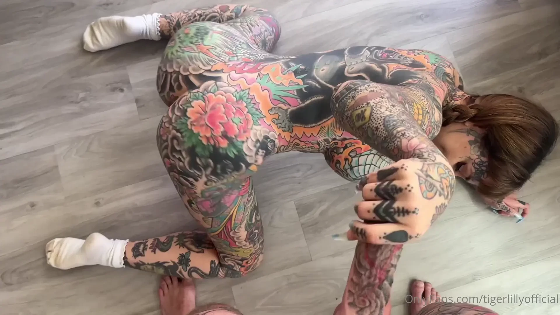 I just love showing my ass off for you do you like it 