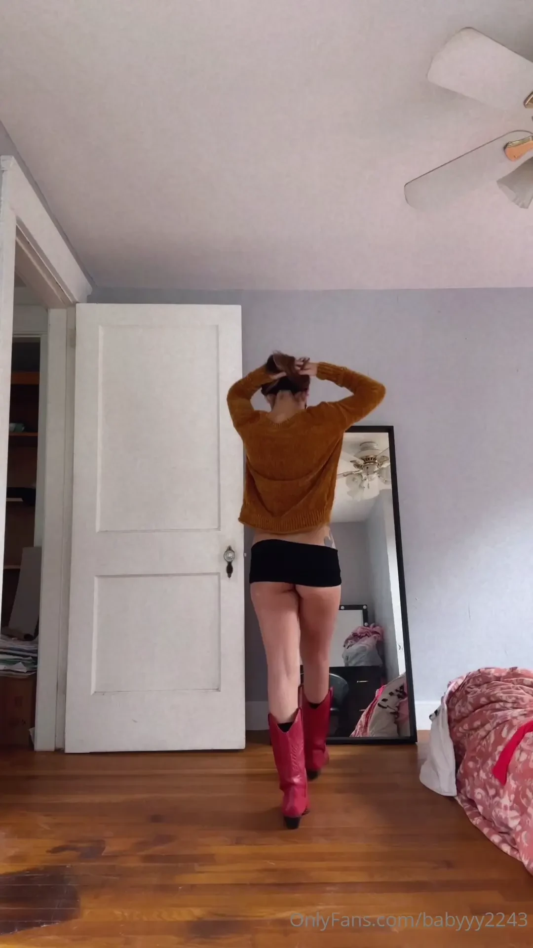 Trying to find an outfit to post on insta 