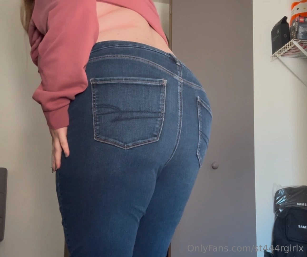 These jeans are hugging my curves in all the right ways i think they 