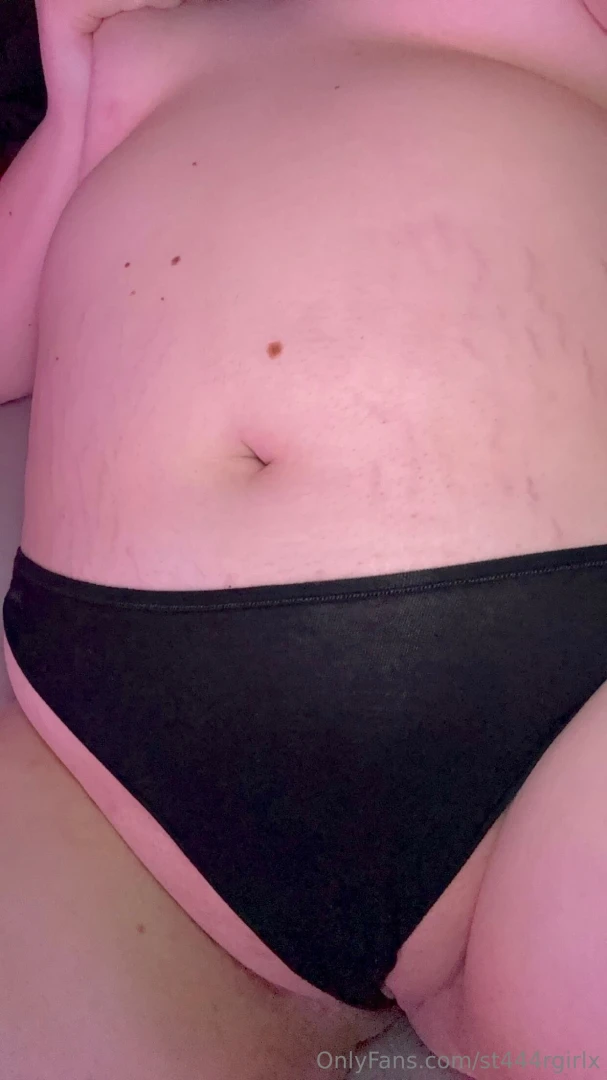 This fat pussy needs a creampie 