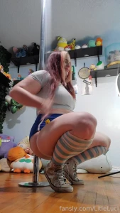 Shout out to all my ducklings that slept funny and now something hurts