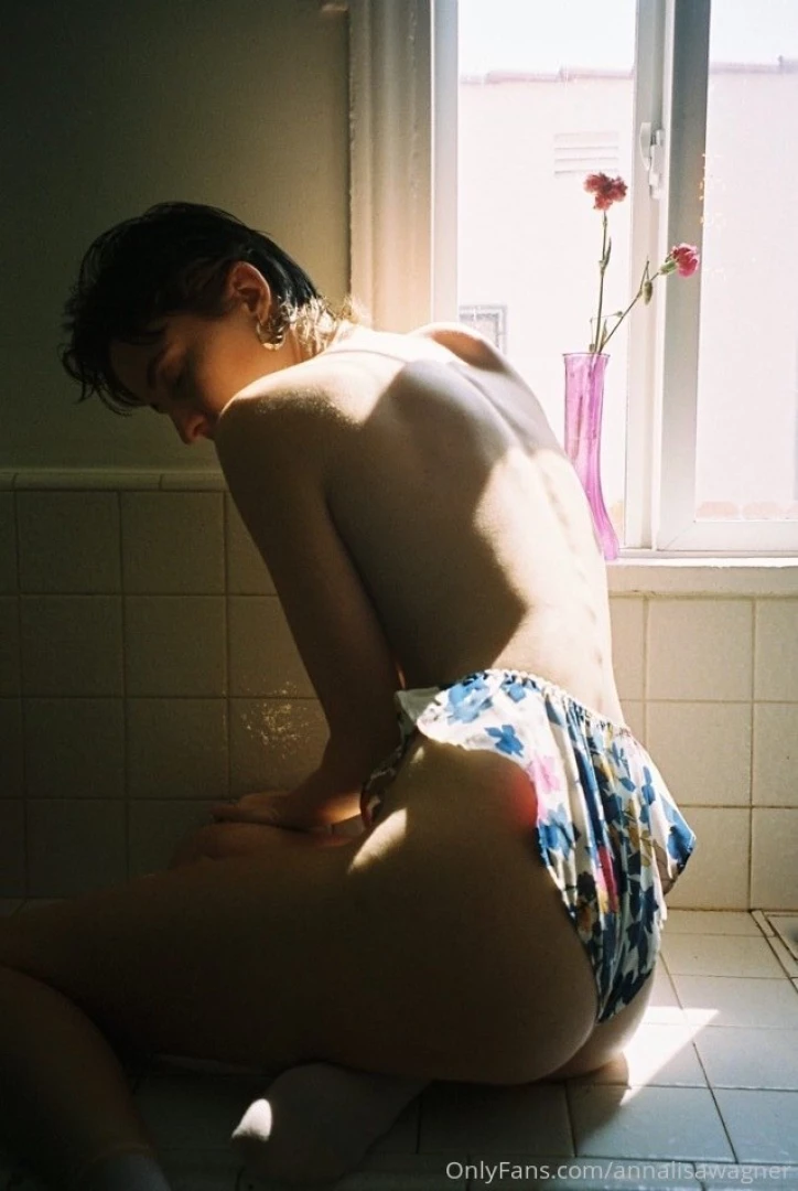 Hello my loves i wanted to share one of my friends of profiles she 