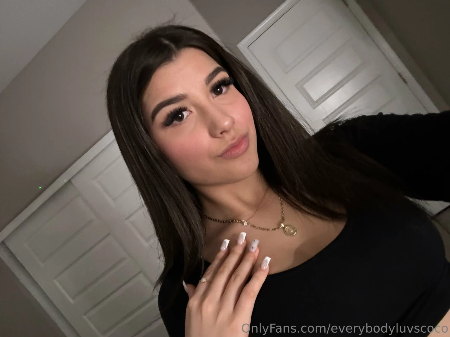 Pretty face w a little 