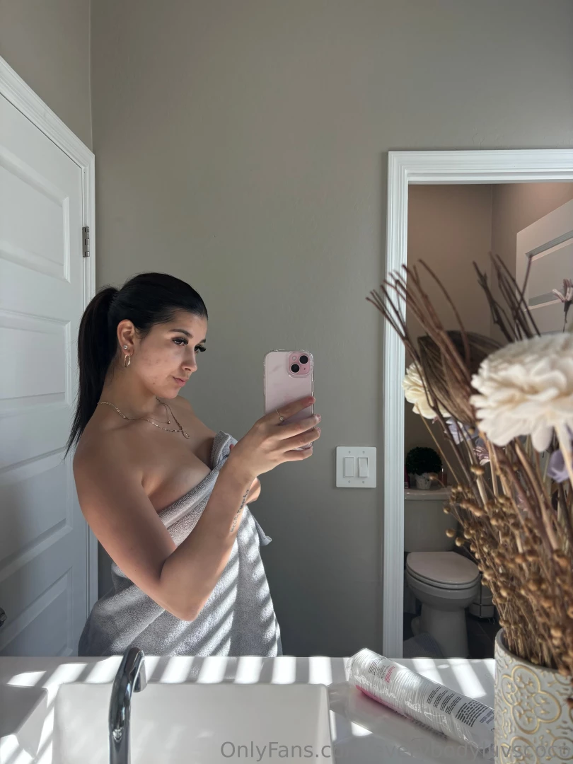 First daddy to tip me 25 will get a vip bundle package of 600 and 