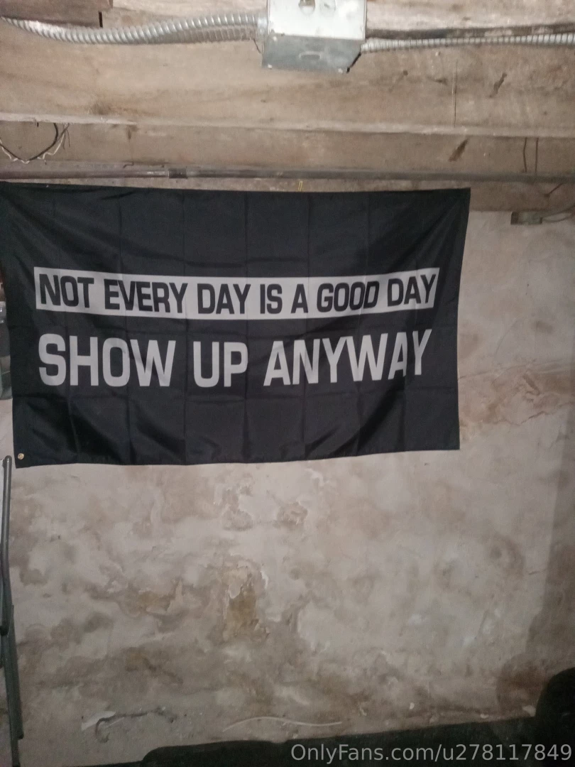 My home gym setup in my unfinished basement new videos will be in the part 2 