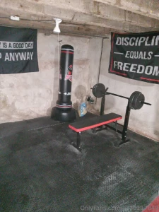 My home gym setup in my unfinished basement new videos will be in the part 1