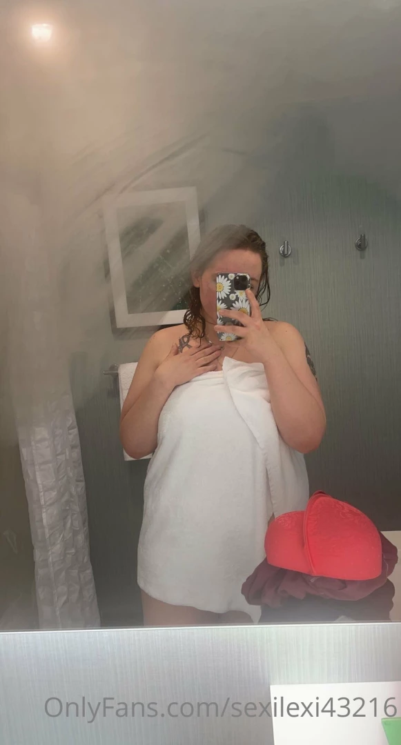 I wanna hear all your dirty secrets bring some spice to my night 