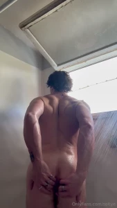 I know you love it when i spread my self out