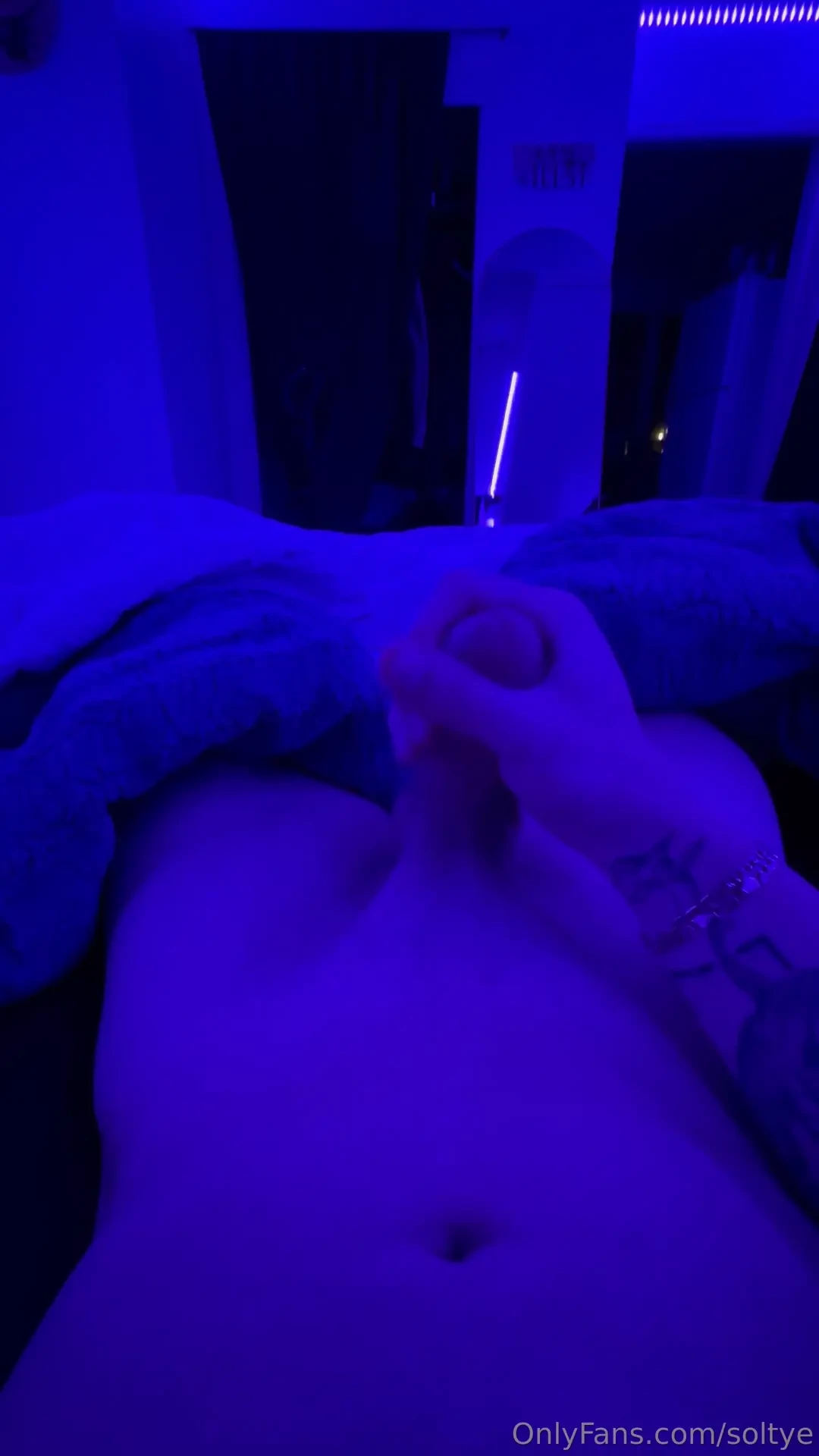 Did you see how far that shot up i wish you were the one jerking me 