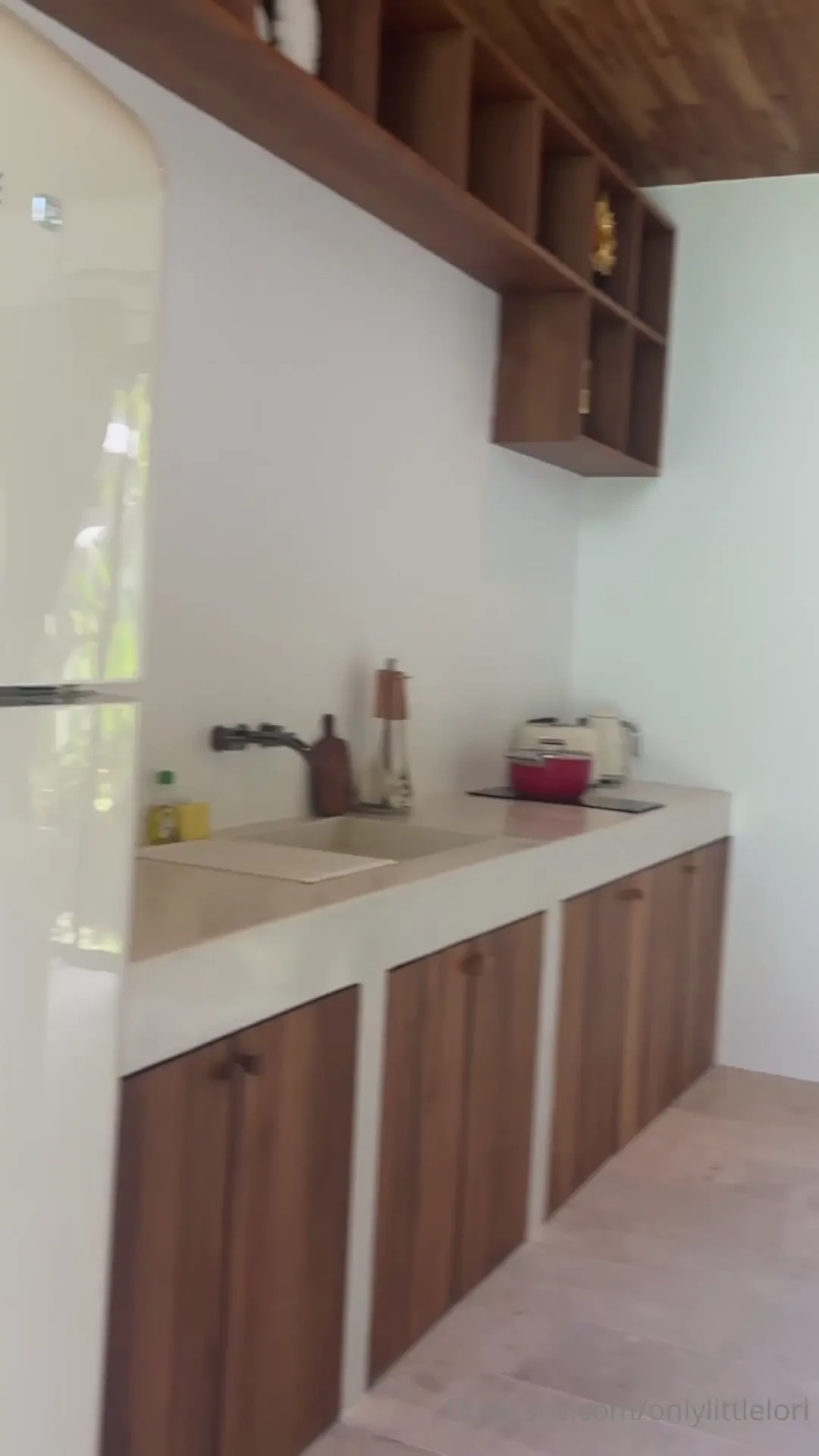 Happy thursday everyone shooting valentines content here today get 