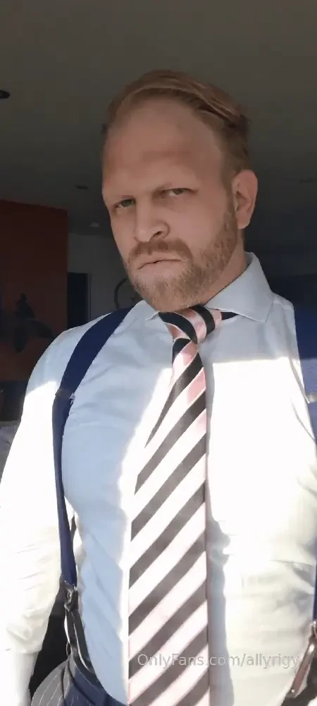 Love this tie 
