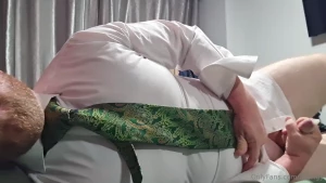 A quick cum before bed in an incredible green paisley tie