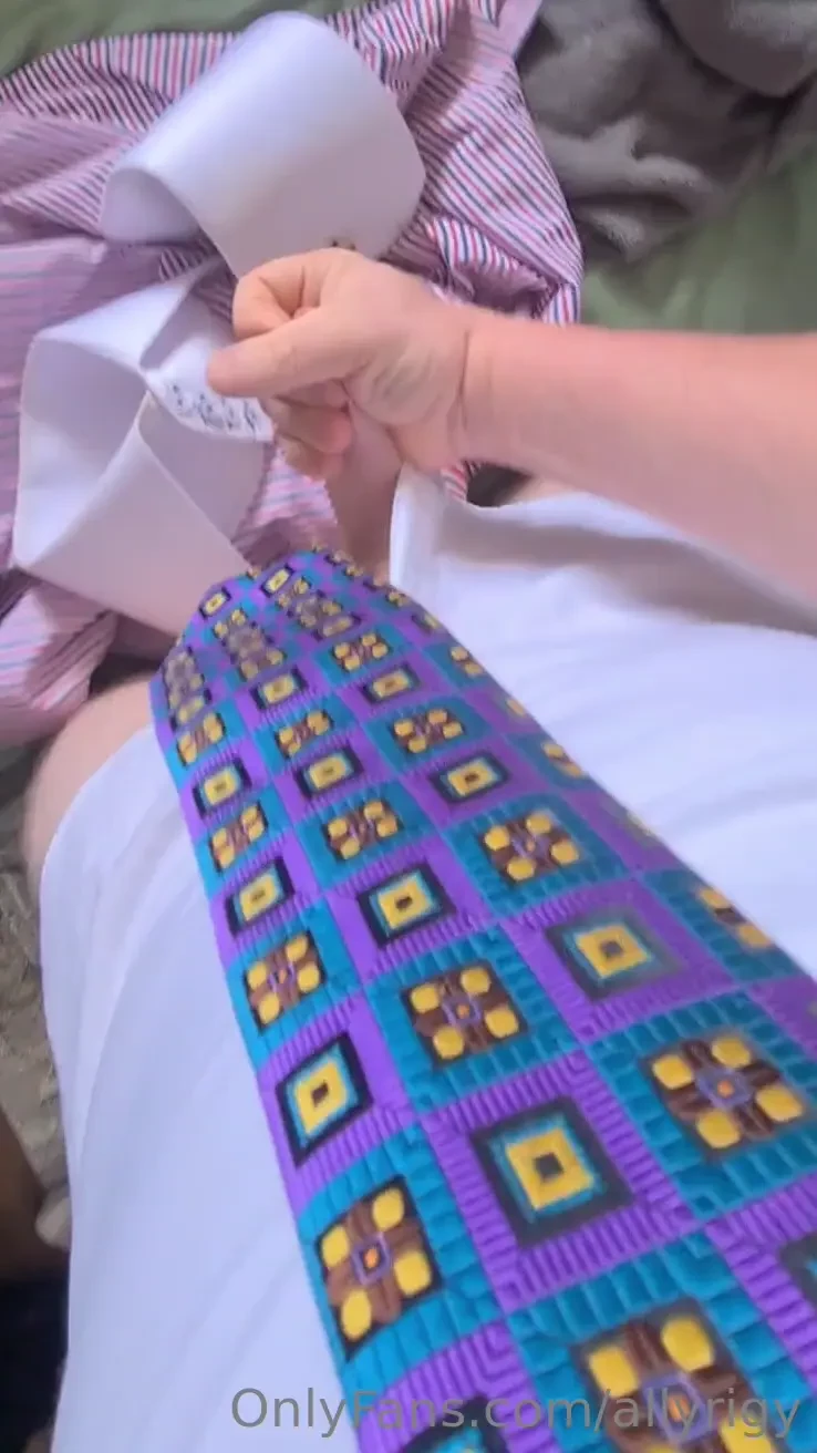 High collared shirts are such a turn on for me i needed to see it 