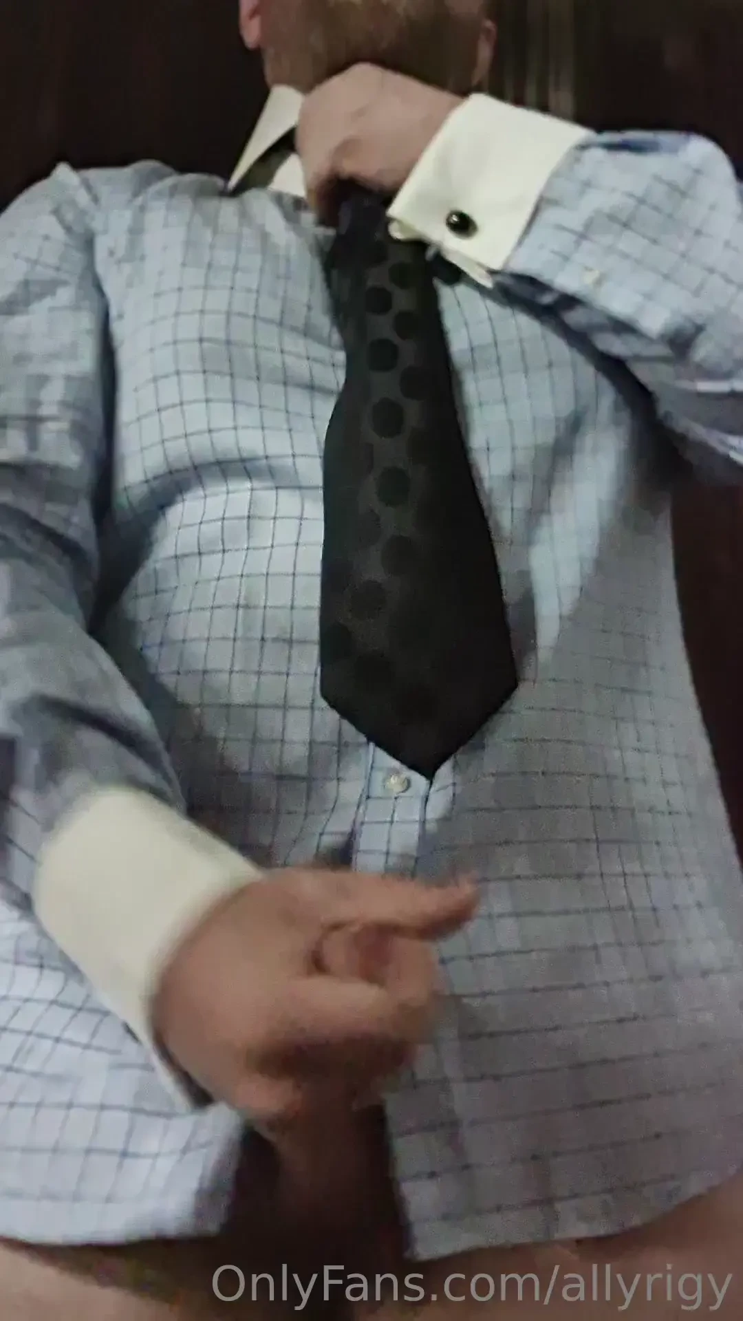 Wanking my big juciy knotted tie as i cum all over the basement car 