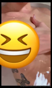 Hey baby come squeeze my titties with me to get me turned on love my