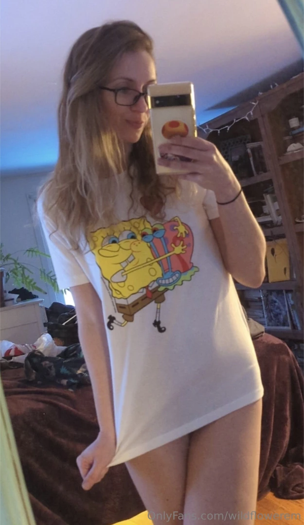 No bra no panties tip to peek underneath 