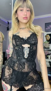 Hi love do you think that i look cute in black subscribe to my vip