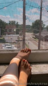 Would u suck on my toes tho