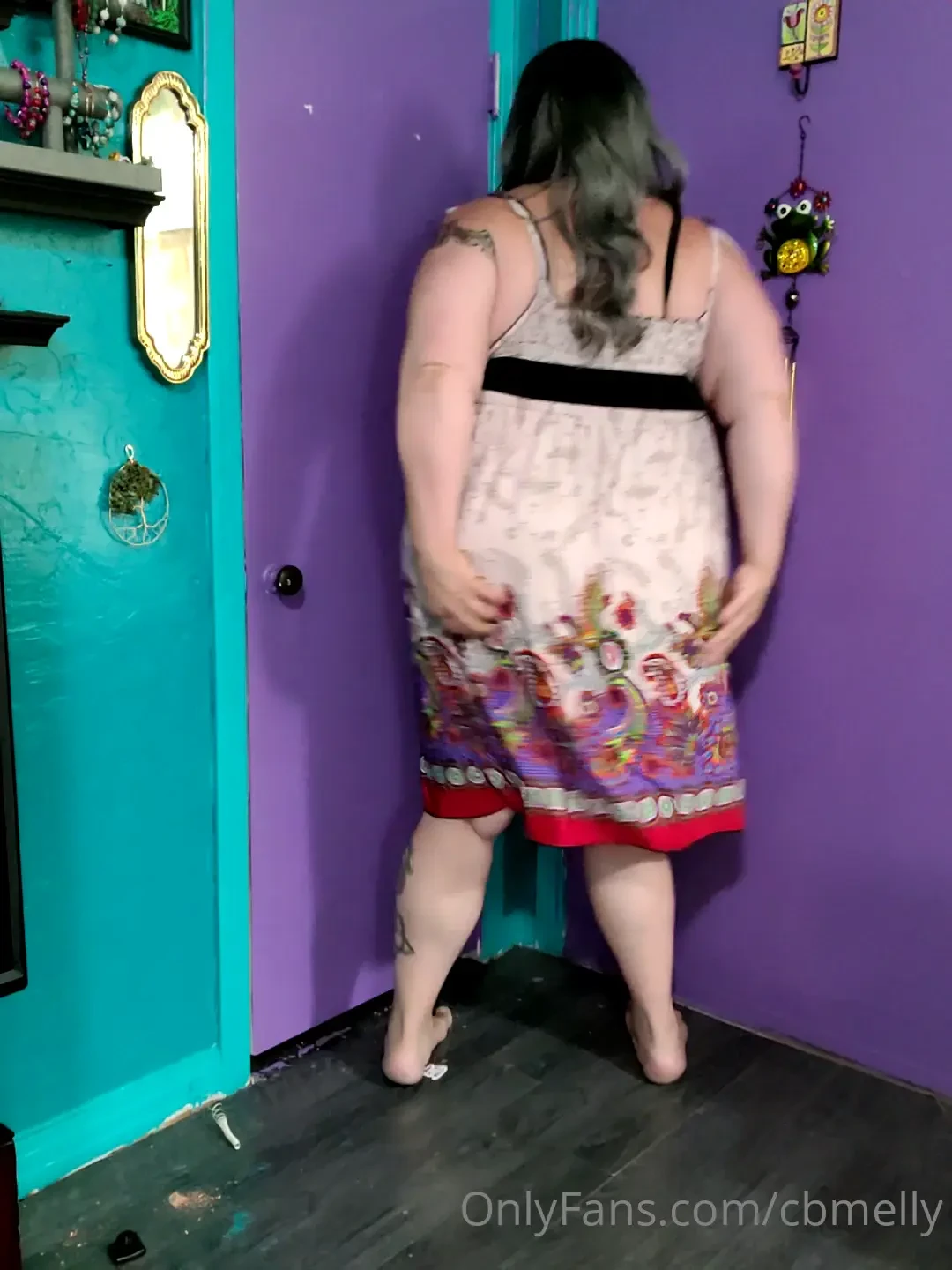 Got a new wig playing around with long hair my new dress and makeup 