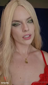 Teaser for new christmas cecilia close up asmr