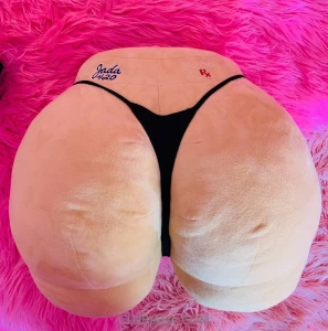 Exclusive jada booty pillow snuggle my ass i picked up some booty part 7