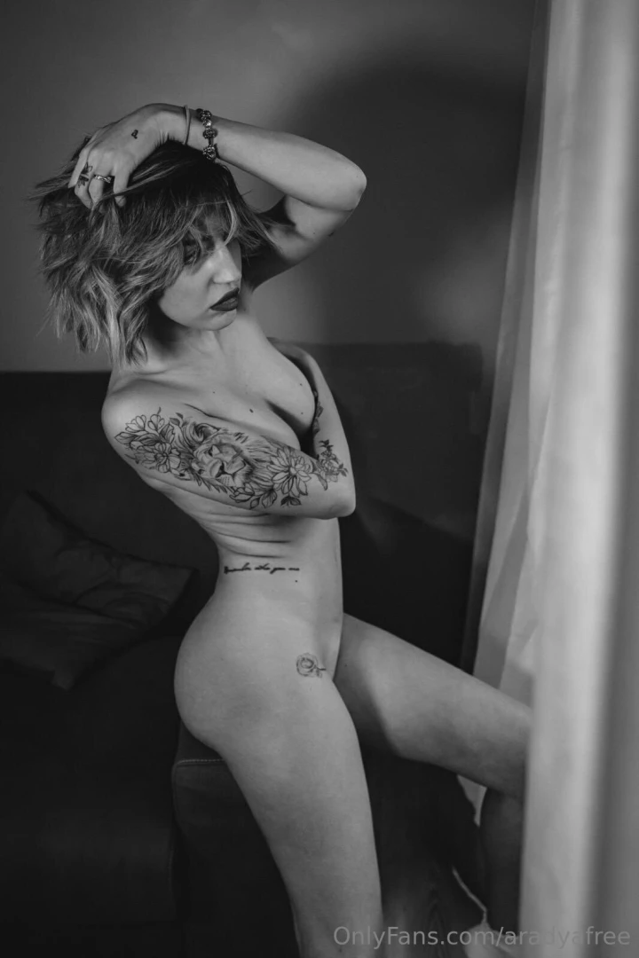 My beautiful babe has a lot of new amazing contents subscribe now 