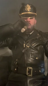 Leather cigar master