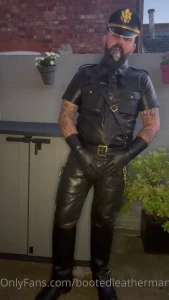 Shiny black leather masster