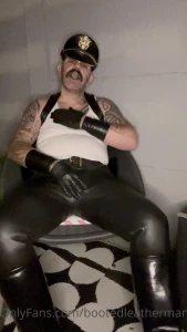On your knees boi