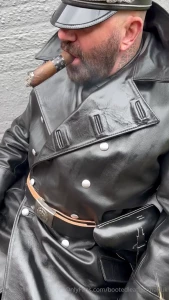 Off duty cigar