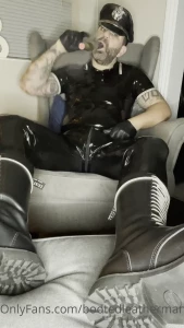 Rubber gar boss unzipped